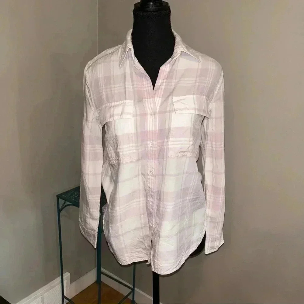 Aritzia  - The Group Babaton Button Up